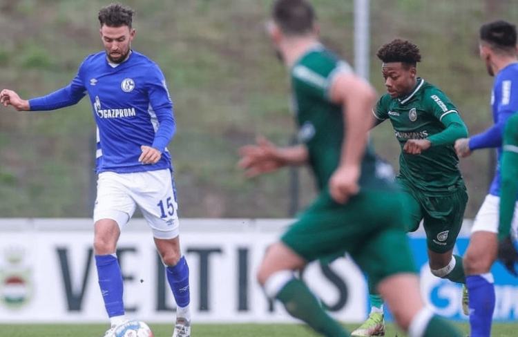 主场观众的 主场观众的