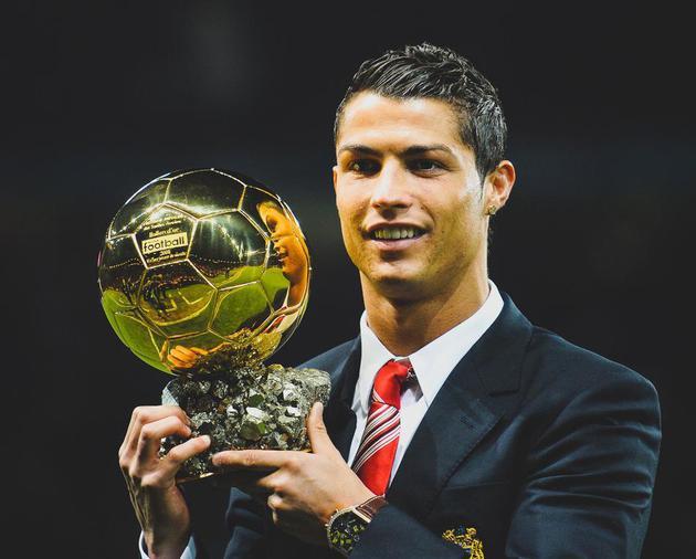 而媒体也离 而媒体也离