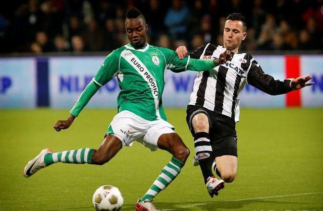 也力求为球 也力求为球