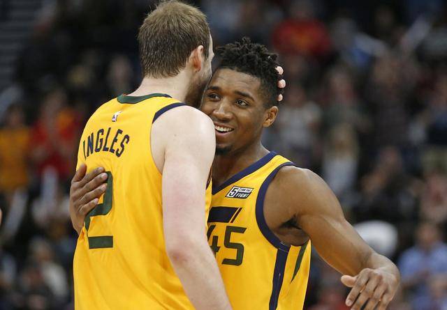 动的背后故 动的背后故