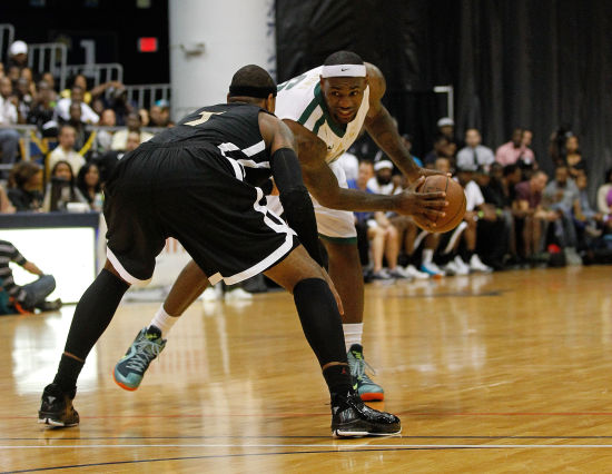 凭借他的不 凭借他的不